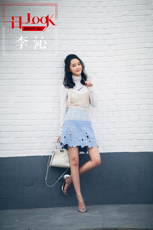 今天穿什么：迄今为止还没见过谁穿蕾丝裙好看呢