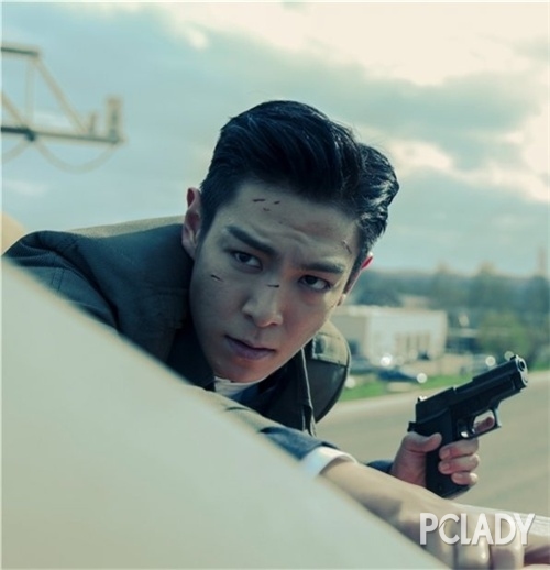 发蜡将头发全部向上抓起