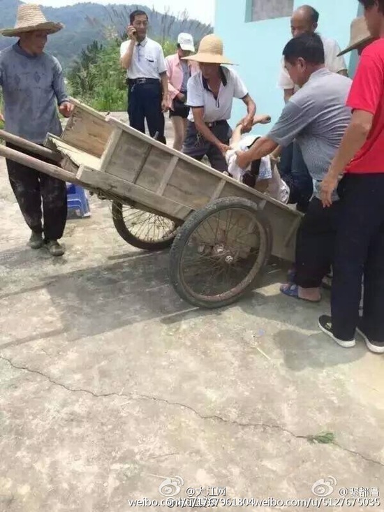 江西一小女孩失足落水姐姐奶奶救人双双溺亡