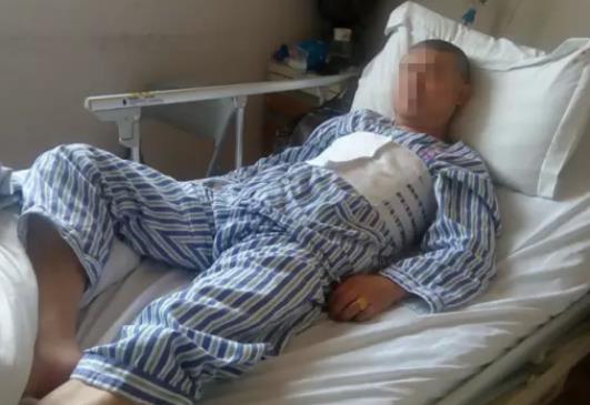 男子未带身份证被打断7根肋骨2.jpg