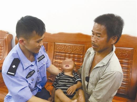 人贩子施“调虎离山”计 从奶奶手中抱走男婴