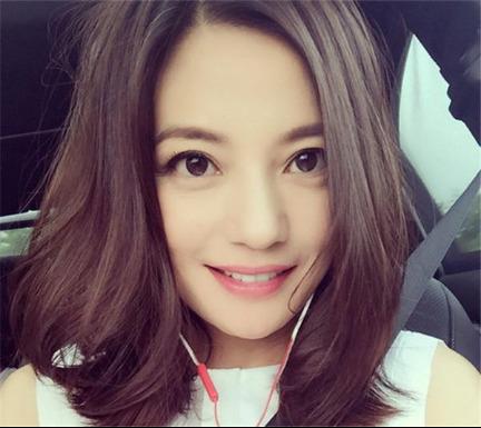 赵薇深夜发微博：因误会而结合 因了解而分手