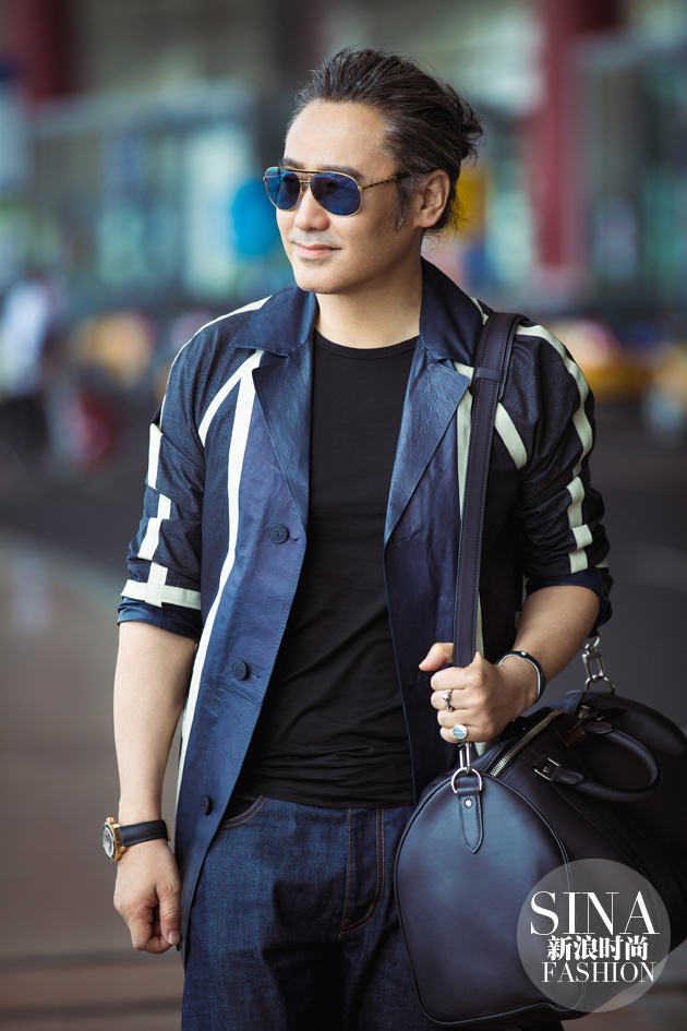 吴秀波启程巴黎机场街拍5