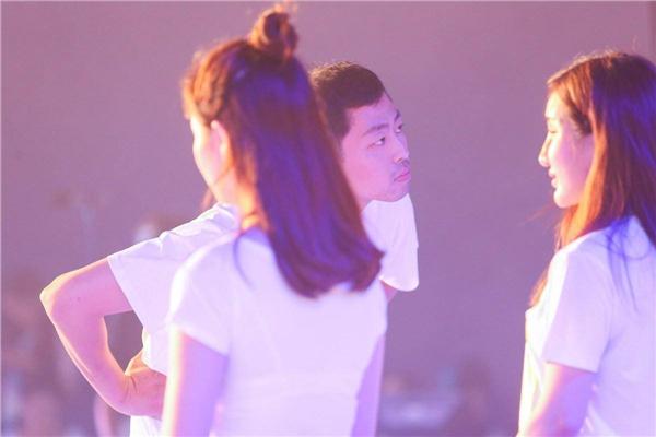 史上最尴尬！杭州网红脸识别大战 亲妈找了十几分钟认错女儿