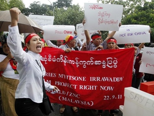 人民日报记者探访停工后的缅甸密松水电站：中缅两败俱伤