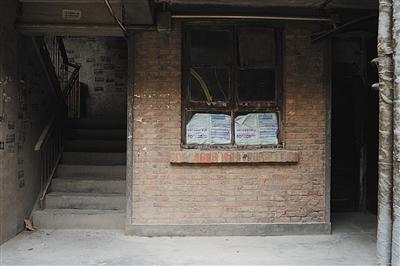 8月29日，白银市白银棉纺厂家属楼3号楼一层的一个小居室。2006年至2012年，白银连环强奸杀人案的犯罪嫌疑人高承勇曾经租住在这里。在此生活期间，高承勇经常和周围邻居打麻将。新京报记者 吴江 摄