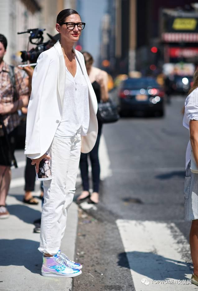 变身精致有品味女王，全白造型打造冬日女神范！