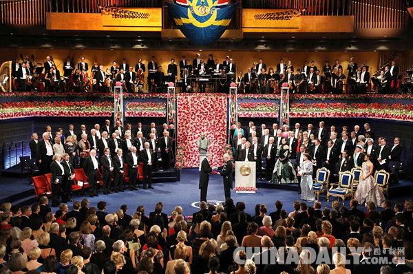 终于等到你!鲍勃·迪伦于瑞典领取诺贝尔文学奖 终于等到你!鲍勃·迪伦于瑞典领取诺贝尔文学奖