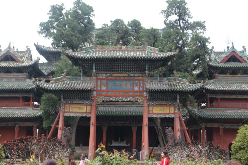 50家媒体联盟代表走进山西关公庙