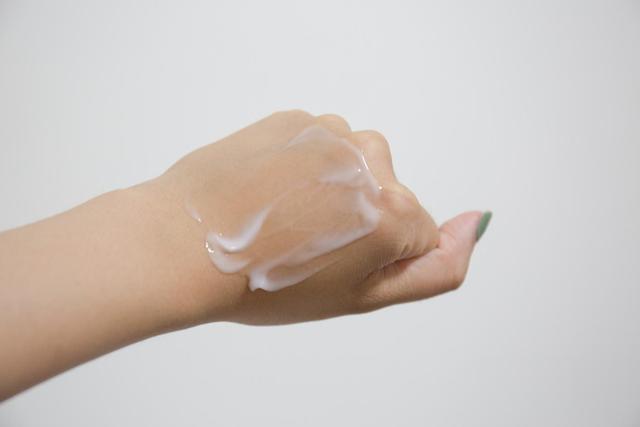 皮肤黯淡无光泽？肌肤也需要咖啡因来唤醒