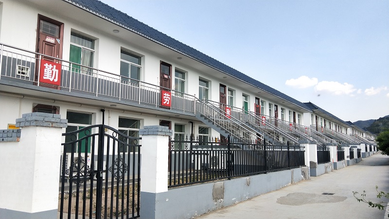 离石区吴城镇油房坪易地扶贫搬迁安置点  张美艳摄.jpg