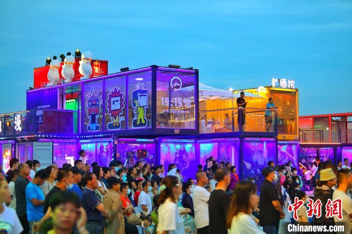 游园会人头攒动。沈阳市和平区供图 游园会人头攒动。沈阳市和平区供图