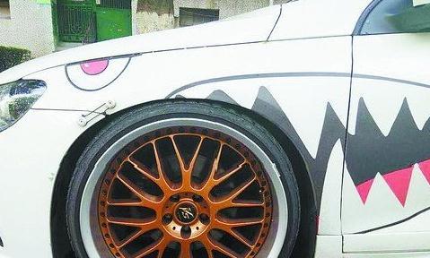 非法改车狂飙被拘