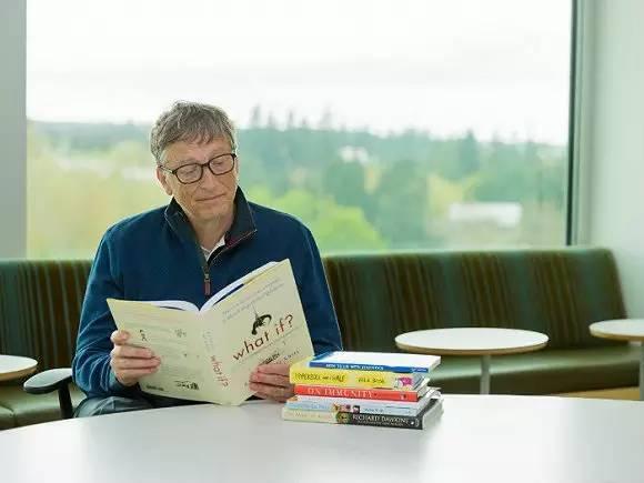 1460866063489999.jpg 比尔·盖茨常常阅读.jpg