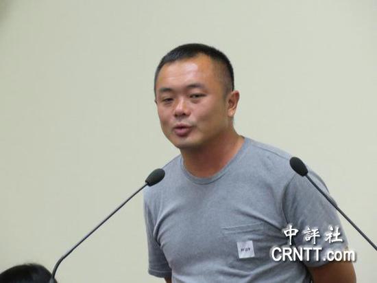 潘建鹏出席国民党中常会。