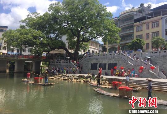 “茶船古道”起点广西苍梧六堡镇焕发“茶新机”