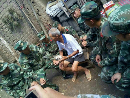 慰问1图片20160719235045_副本.jpg