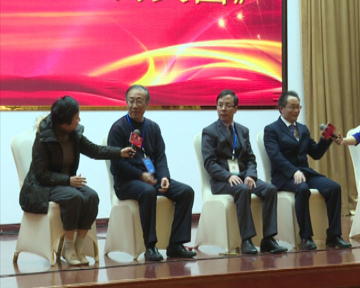 圆桌.jpg 圆桌.jpg